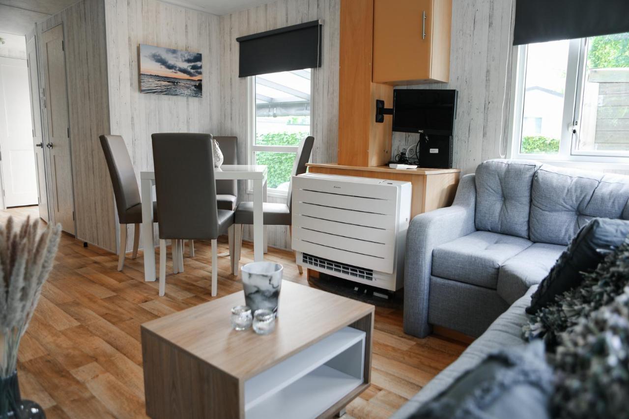 Chalet Op 5* Camping De Paardekreek コルトゲーネ エクステリア 写真