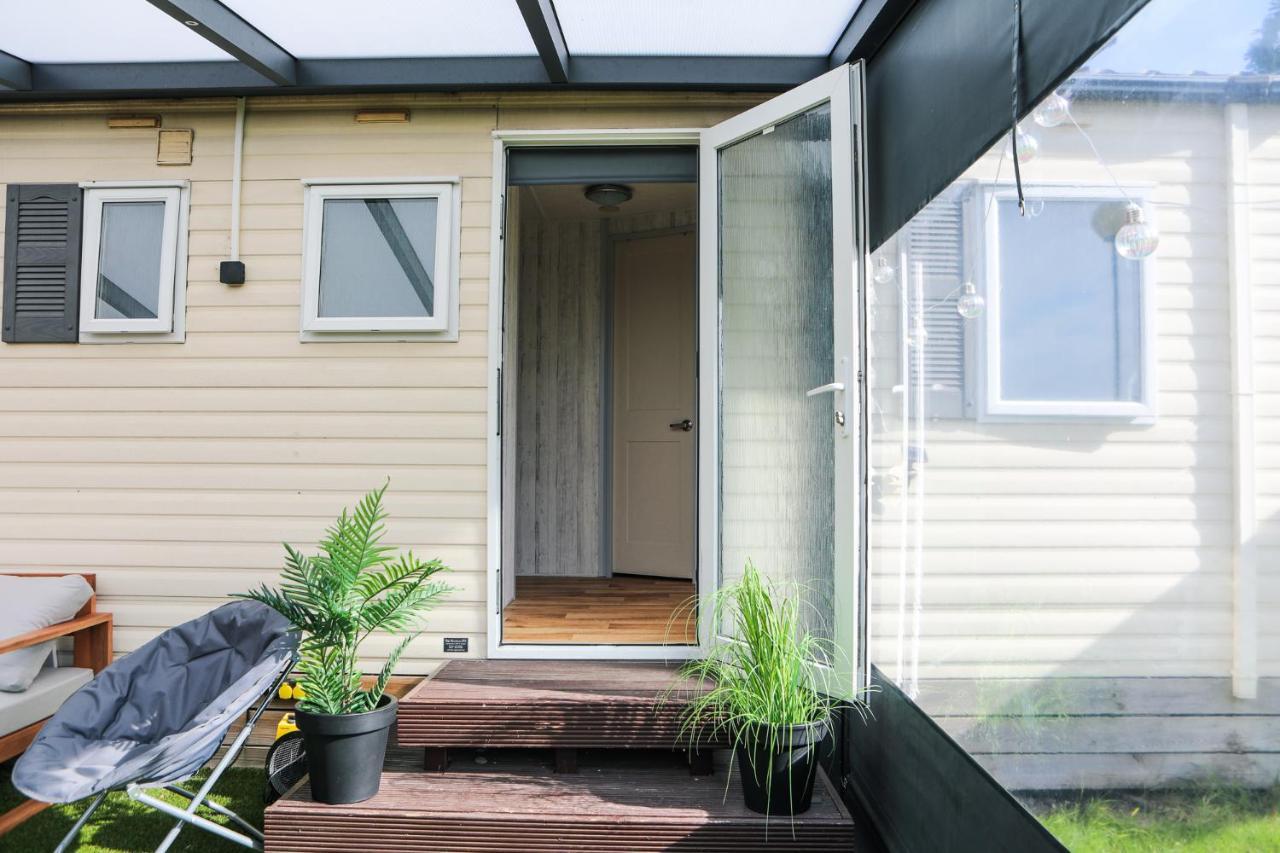 Chalet Op 5* Camping De Paardekreek コルトゲーネ エクステリア 写真