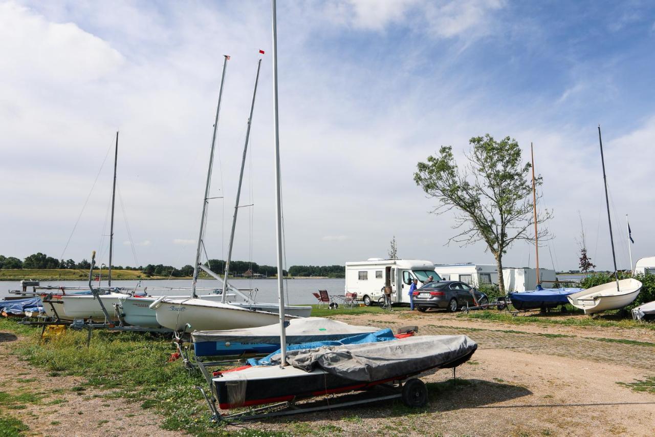 Chalet Op 5* Camping De Paardekreek コルトゲーネ エクステリア 写真